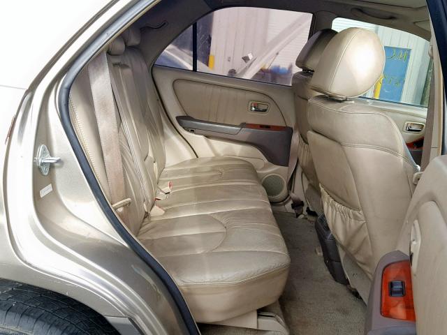 JTJGF10U510108733 - 2001 LEXUS RX 300 GOLD photo 6