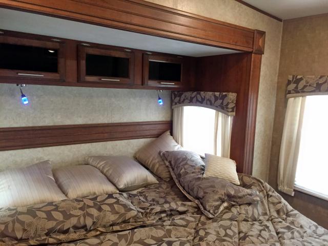 1UJCJ0BU4H1WH0050 - 2017 JAYCO EAGLE  TWO TONE photo 7