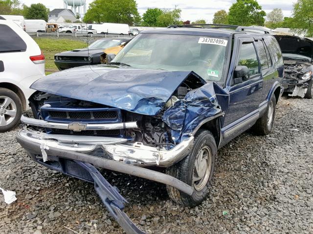 1GNDT13W112132664 - 2001 CHEVROLET BLAZER BLUE photo 2