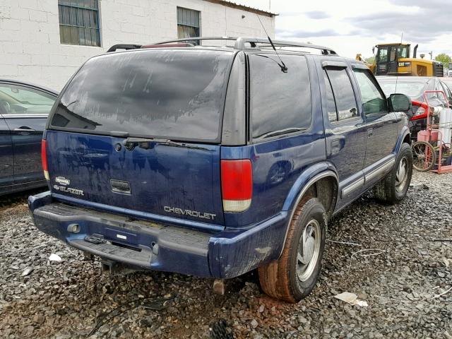 1GNDT13W112132664 - 2001 CHEVROLET BLAZER BLUE photo 4