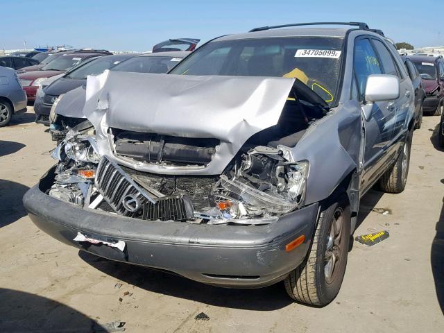 JTJHF10U720281157 - 2002 LEXUS RX 300 SILVER photo 2