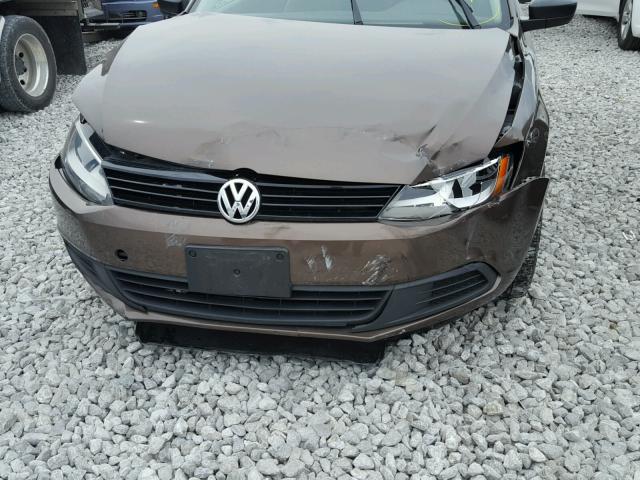 3VW2K7AJ0BM104391 - 2011 VOLKSWAGEN JETTA BASE BROWN photo 9