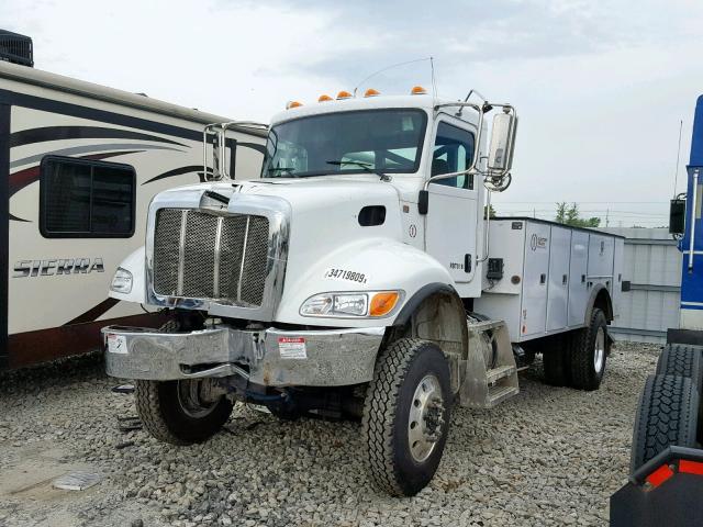 2NP2JM7X2KM236194 - 2019 PETERBILT 337 WHITE photo 2