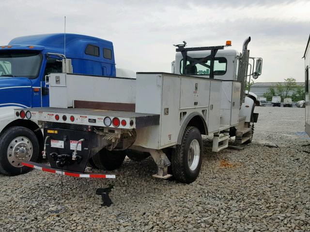 2NP2JM7X2KM236194 - 2019 PETERBILT 337 WHITE photo 4