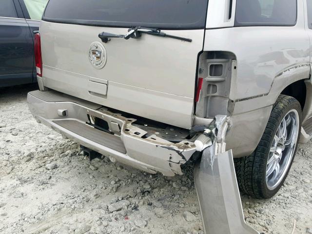 1GYEC63T34R262631 - 2004 CADILLAC ESCALADE L TAN photo 9