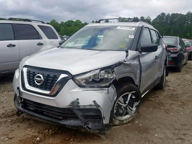 3N1CP5CU9JL510049 - 2018 NISSAN KICKS S SILVER photo 2