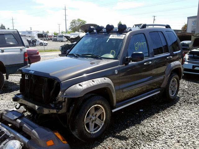 1J4GL38K85W575636 - 2005 JEEP LIBERTY RE CHARCOAL photo 2