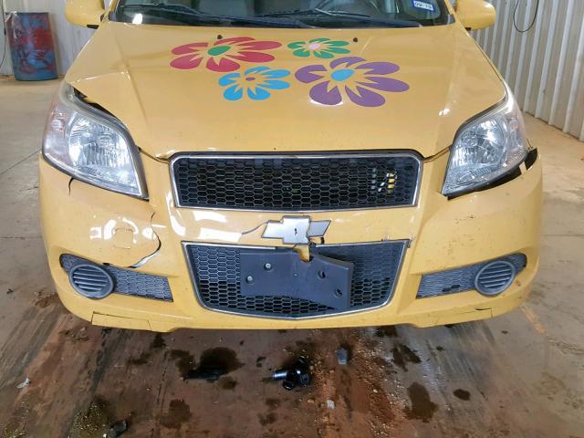 KL1TD6DE3AB098738 - 2010 CHEVROLET AVEO LS YELLOW photo 9