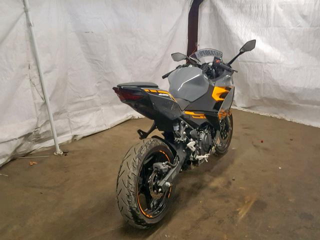 JKAEXKG16JDA11104 - 2018 KAWASAKI EX400 TWO TONE photo 4