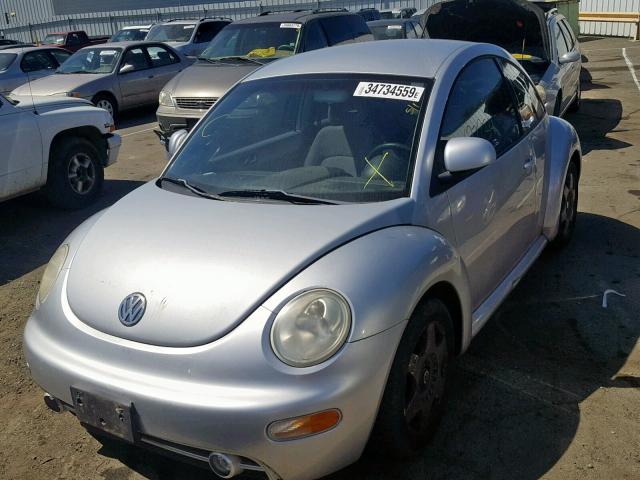 3VWBF61C3WM010124 - 1998 VOLKSWAGEN NEW BEETLE ვერცხლისფერი ფოტო 2