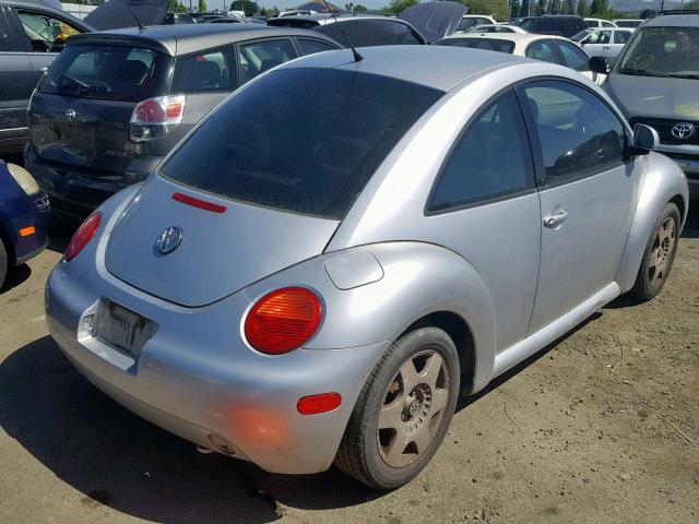 3VWBF61C3WM010124 - 1998 VOLKSWAGEN NEW BEETLE ვერცხლისფერი ფოტო 4