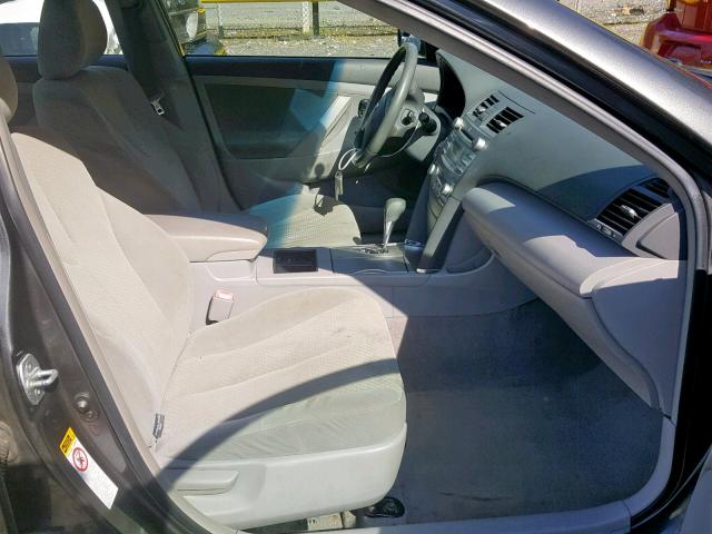 JTNBB46K283046504 - 2008 TOYOTA CAMRY HYBR GRAY photo 5