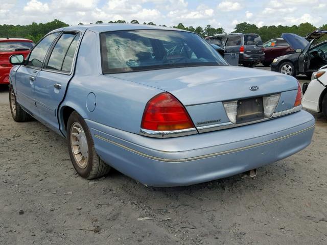 2FAFP74W3YX211905 - 2000 FORD CROWN VICT BLUE photo 3