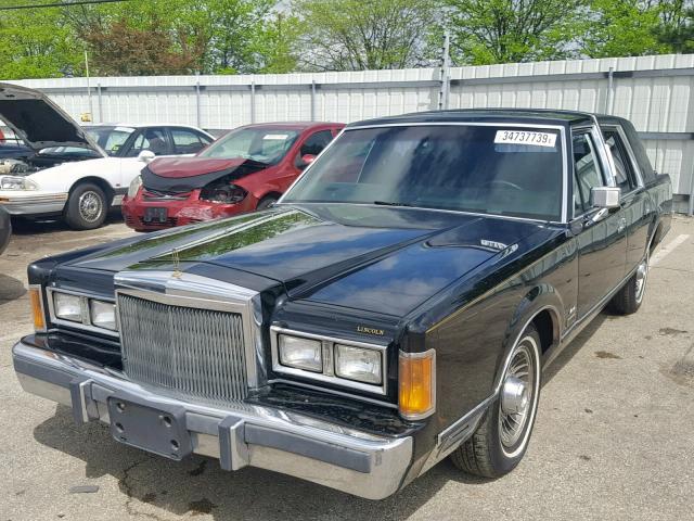 1LNBM81F5JY740284 - 1988 LINCOLN TOWN CAR BLACK photo 2