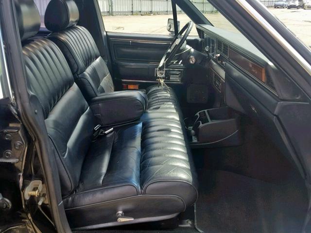 1LNBM81F5JY740284 - 1988 LINCOLN TOWN CAR BLACK photo 5