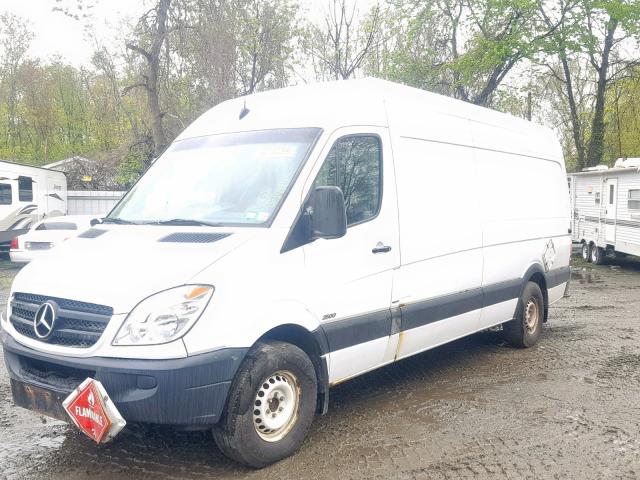 WD3PE8CB5B5575187 - 2011 MERCEDES-BENZ SPRINTER 2 WHITE photo 2