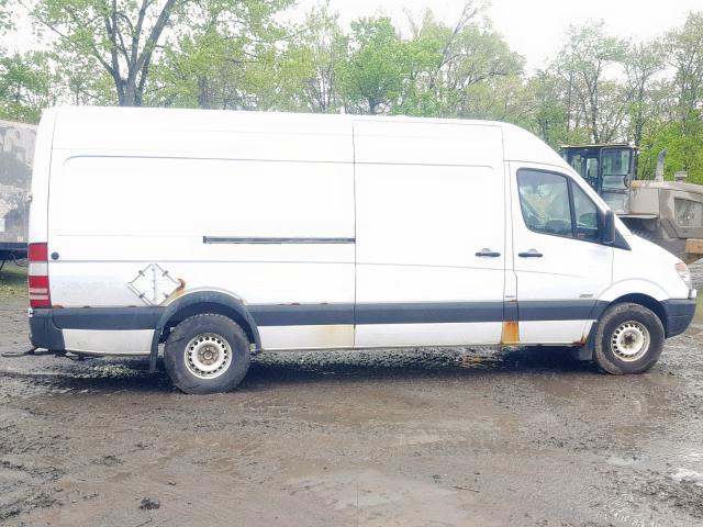 WD3PE8CB5B5575187 - 2011 MERCEDES-BENZ SPRINTER 2 WHITE photo 9