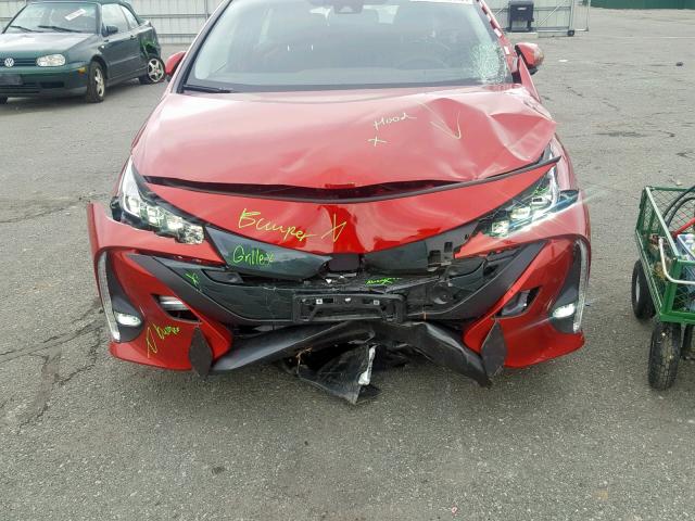 JTDKARFP8H3057846 - 2017 TOYOTA PRIUS PRIM 红色 照片 9
