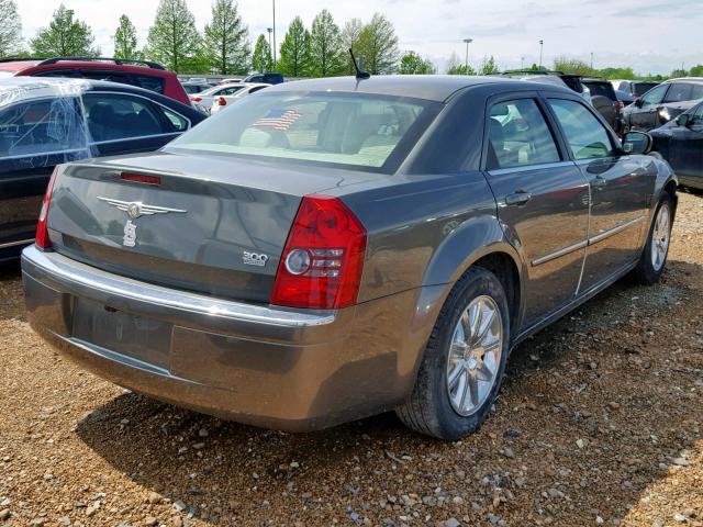 2C3KA33G98H308005 - 2008 CHRYSLER 300 LIMITE GRAY photo 4