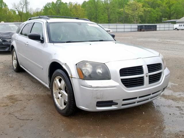 2D8GZ48V05H511157 - 2005 DODGE MAGNUM SXT SILVER photo 1