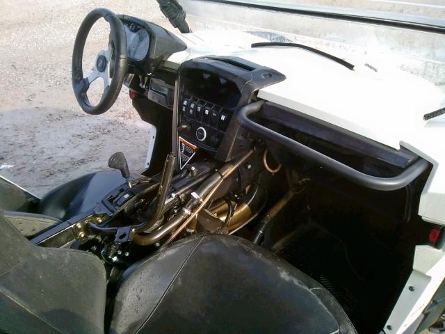 3JBKKAP21FJ002124 - 2015 CAN-AM COMMANDER WHITE photo 5