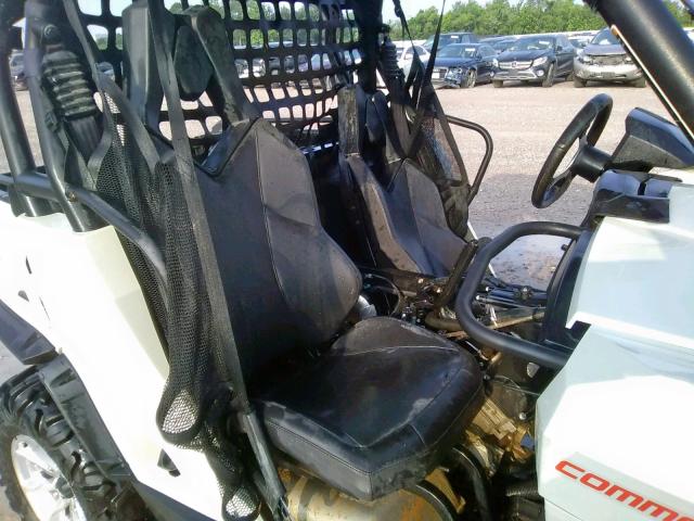 3JBKKAP21FJ002124 - 2015 CAN-AM COMMANDER WHITE photo 6