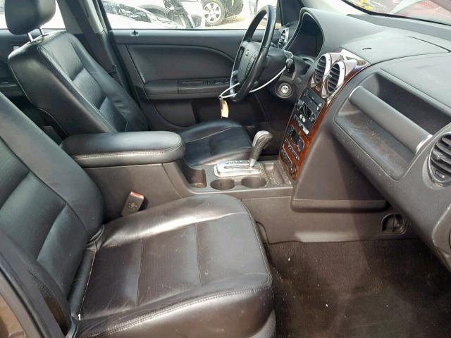 1FMDK06185GA59609 - 2005 FORD FREESTYLE BROWN photo 5