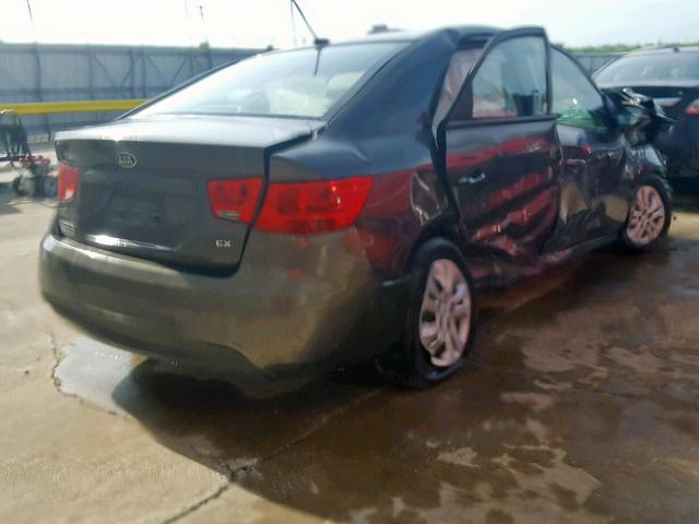 KNAFU4A2XB5426027 - 2011 KIA FORTE EX GRAY photo 4