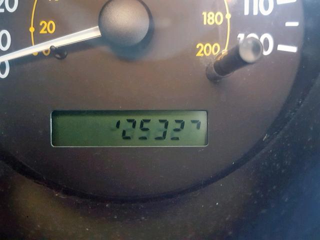 KL1TD526X5B321854 - 2005 CHEVROLET AVEO BASE SILVER photo 8