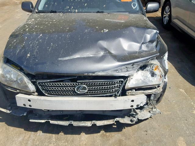 JTHBD192440090832 - 2004 LEXUS IS 300 BLACK photo 9