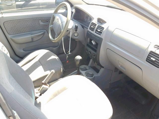 KNADC125446297815 - 2004 KIA RIO SILVER photo 5