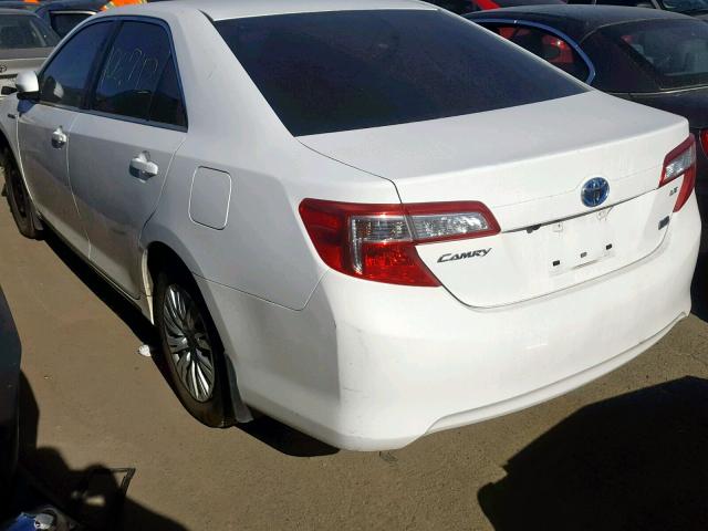 4T1BD1FKXDU069607 - 2013 TOYOTA CAMRY HYBR WHITE photo 3