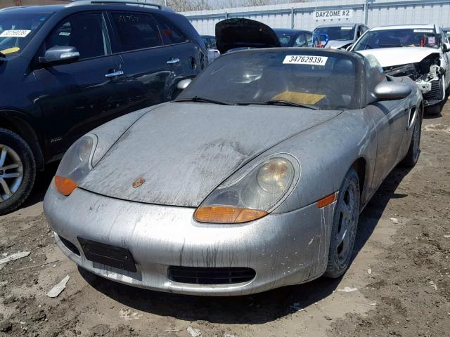 WP0CA29841U620438 - 2001 PORSCHE BOXSTER SILVER photo 2