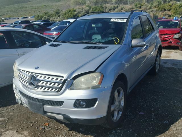 4JGBB86E78A405990 - 2008 MERCEDES-BENZ ML 350 SILVER photo 2