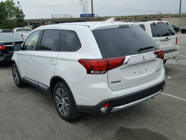 JA4AD2A3XHZ059359 - 2017 MITSUBISHI OUTLANDER WHITE photo 3