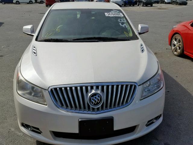 1G4GC5EDXBF143189 - 2011 BUICK LACROSSE C WHITE photo 9