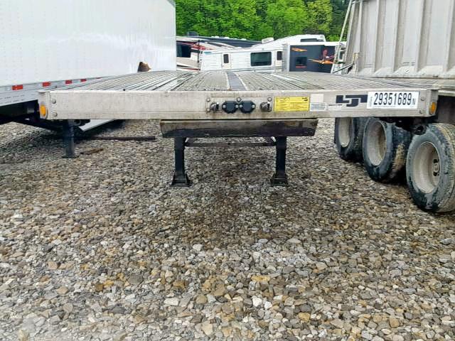 1RNF48A24CR026580 - 2012 ALLOY TRAILER TRAILER SILVER photo 2