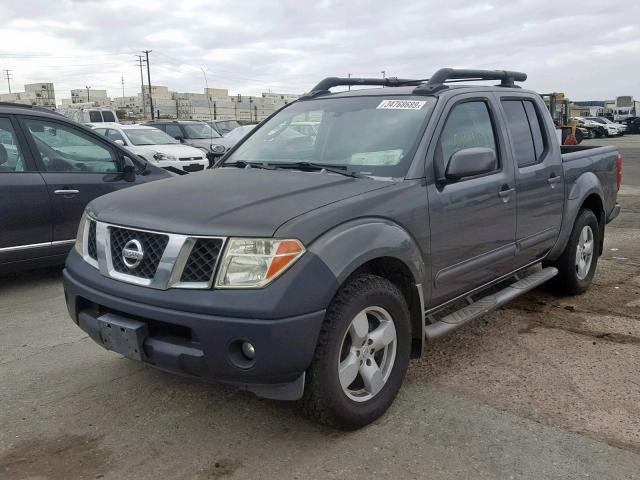 1N6AD07UX5C443535 - 2005 NISSAN FRONTIER C GRAY photo 2