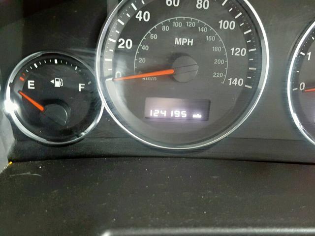 1J8HG48N18C172045 - 2008 JEEP COMMANDER 绿色 照片 8