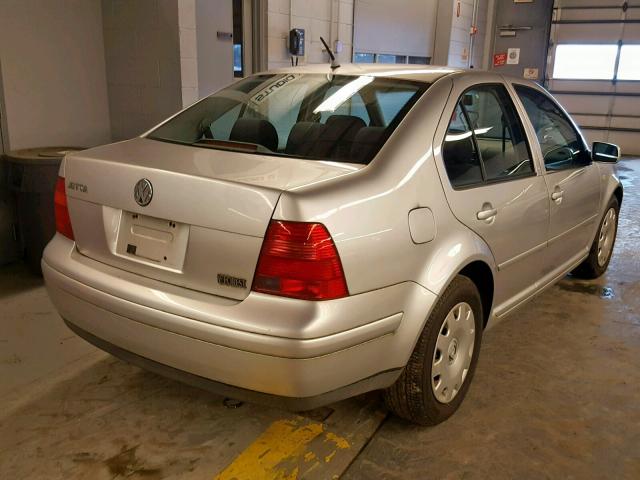 3VWSA29M6YM053542 - 2000 VOLKSWAGEN JETTA GLS SILVER photo 4