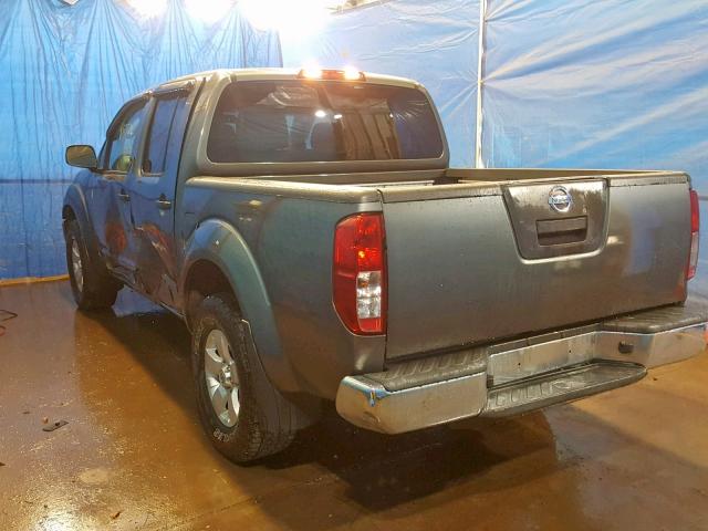 1N6AD07WX9C426838 - 2009 NISSAN FRONTIER C GRAY photo 3