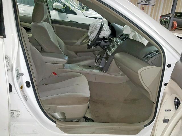 4T4BF3EK9BR182121 - 2011 TOYOTA CAMRY BASE WHITE photo 5