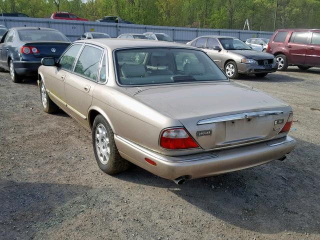 SAJHX1247WC852424 - 1998 JAGUAR XJ8 BEIGE photo 3