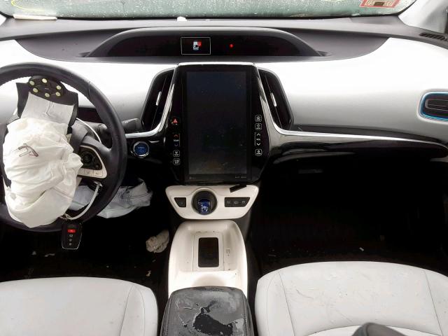 JTDKARFP9J3073205 - 2018 TOYOTA PRIUS PRIM 灰色 照片 9