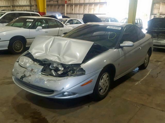 1G8ZY127X2Z182332 - 2002 SATURN SC2 SILVER photo 2