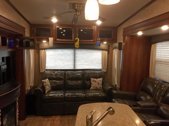 1UJCJ0BT0H1WK0077 - 2017 JAYCO EAGLE  TWO TONE photo 10