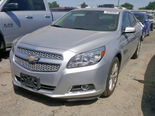 1G11H5SA2DF253087 - 2013 CHEVROLET MALIBU LTZ ვერცხლისფერი ფოტო 2
