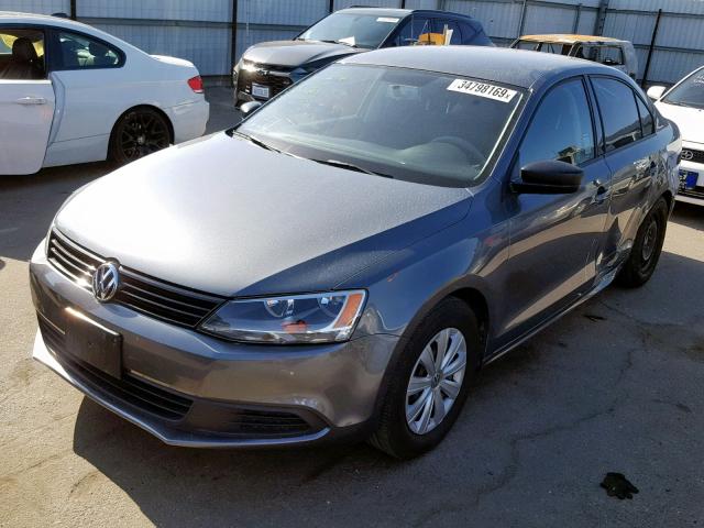 3VW2K7AJ6EM217041 - 2014 VOLKSWAGEN JETTA BASE GRAY photo 2