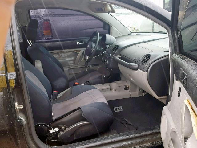 3VWCD21CXYM445163 - 2000 VOLKSWAGEN NEW BEETLE შავი ფოტო 5