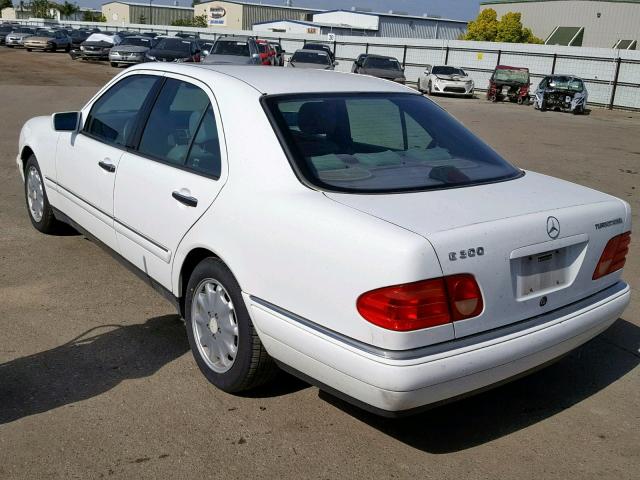 WDBJF25F2WA474822 - 1998 MERCEDES-BENZ E 300TD WHITE photo 3